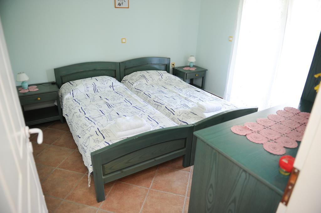 Appartamenti Angelika Perdika  Zimmer foto